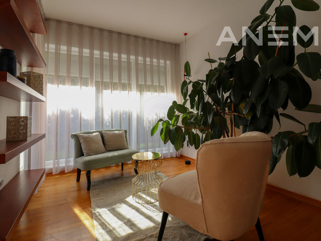 Shtëpi në shitje 174m² + 42m² në lagjen Marigona Residence