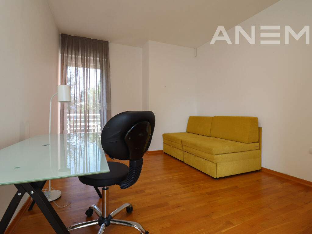 Shtëpi në shitje 174m² + 42m² në lagjen Marigona Residence