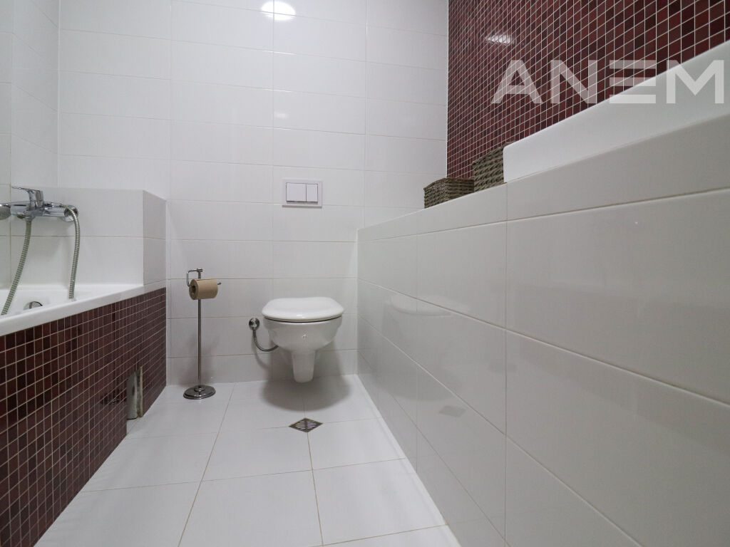 Shtëpi në shitje 174m² + 42m² në lagjen Marigona Residence