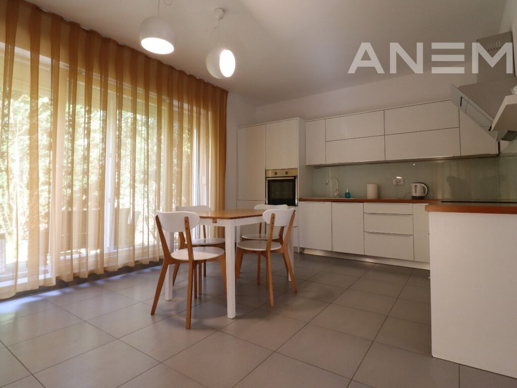 Shtëpi në shitje 174m² + 42m² në lagjen Marigona Residence