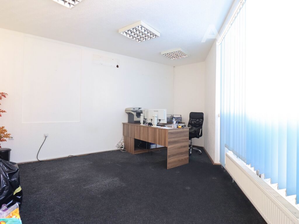 Zyre me qira 400m² në lagjen Bregu i Diellit3