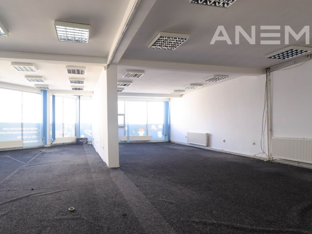 Zyre me qira 400m² në lagjen Bregu i Diellit5