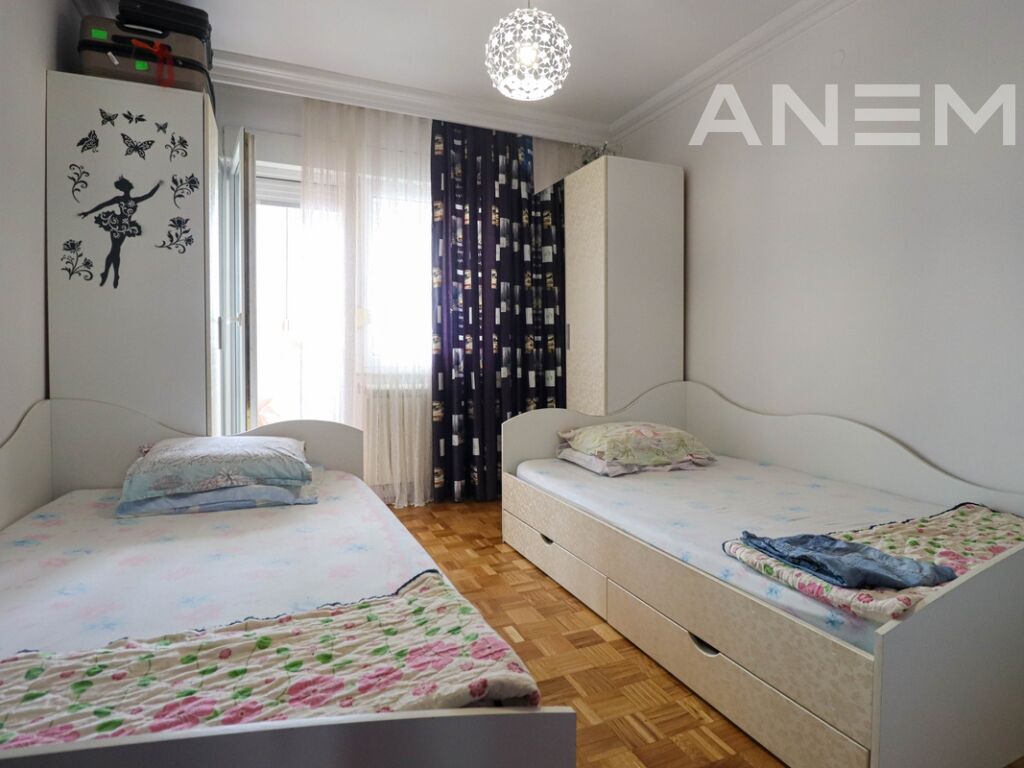 Banesë në shitje 117m² në Ulpianë