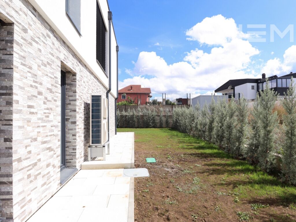 Shtëpi me qira 231m² në lagjen e Artë2