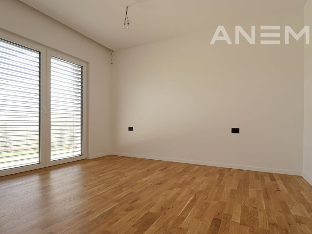Shtëpi me qira 231m² në lagjen e Artë10