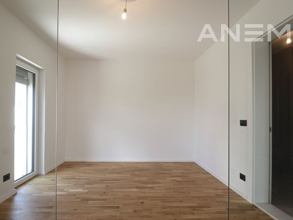 Shtëpi me qira 231m² në lagjen e Artë14