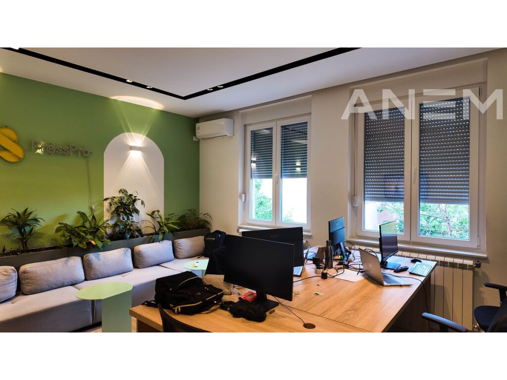 Zyre me qira me 3 hapësira pune në Qendër