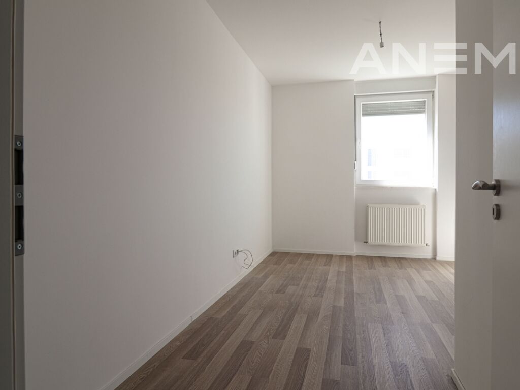 Banesë në shitje 80m² në lagjen Mati 16