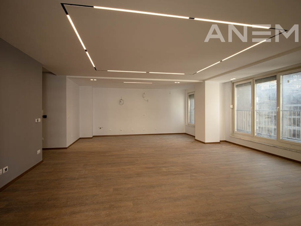 Banesë/Zyre me qira me 5 hapësira pune në Lakrishtë2