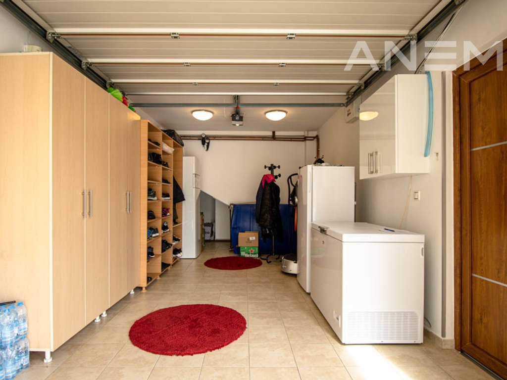 Shtëpi në shitje 400m² në Veternik11