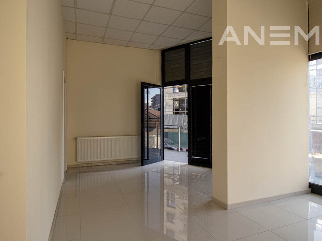 Commercial premises for rent with 2 work spaces in Aktash2