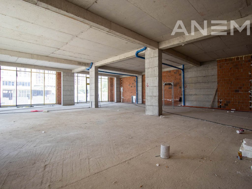 Lokal me qira 280m² në Veternik