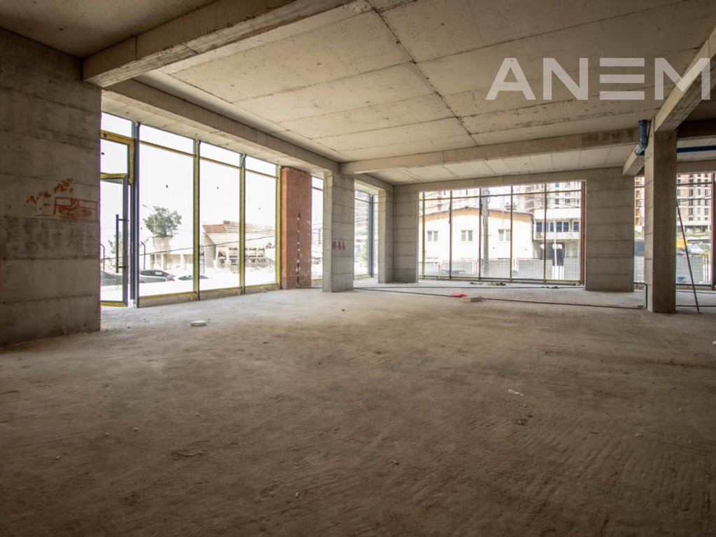 Lokal me qira 280m² në Veternik