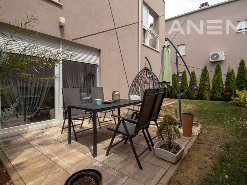 Shtëpi në shitje 202m² në lagjen Qershia