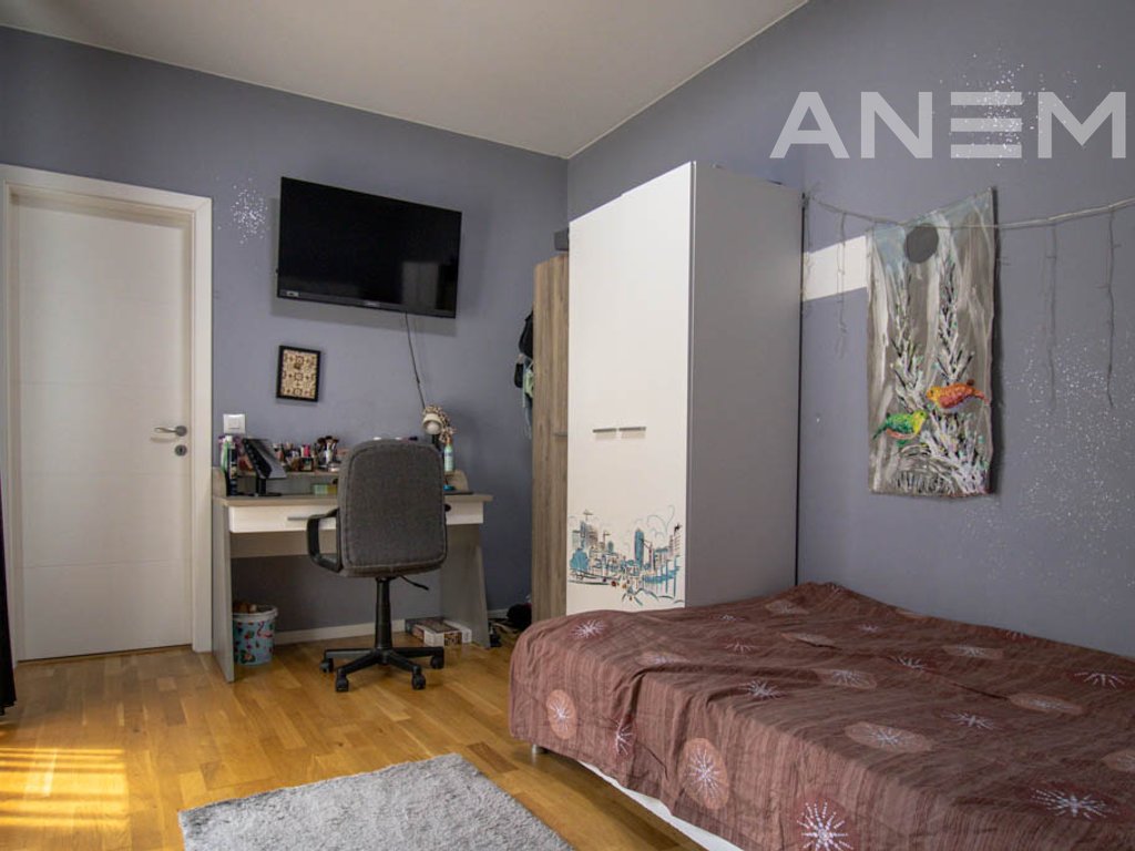 Shtëpi në shitje 202m² në lagjen Qershia
