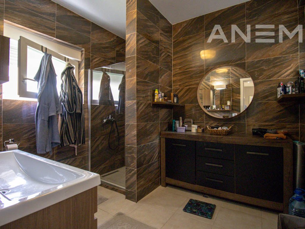 Shtëpi në shitje 202m² në lagjen Qershia