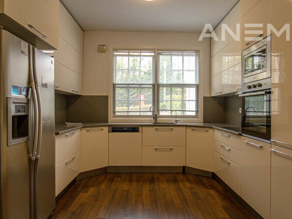Shtëpi në shitje 263m² në Fshatin Ndërkombëtar