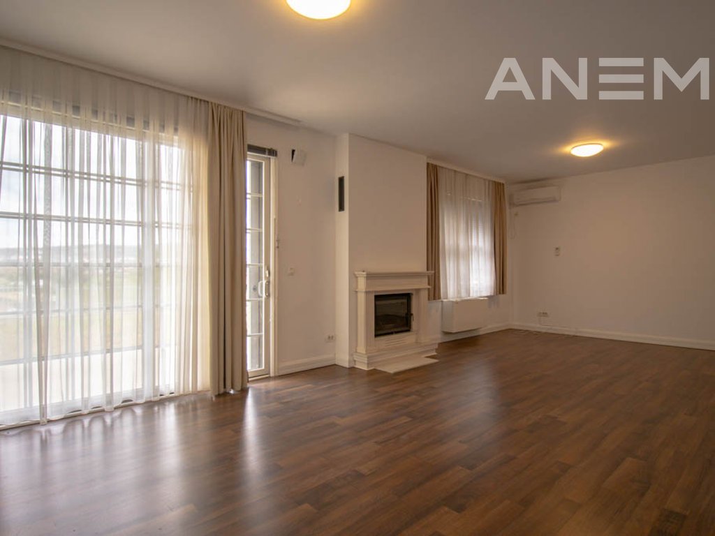 Shtëpi në shitje 263m² në Fshatin Ndërkombëtar