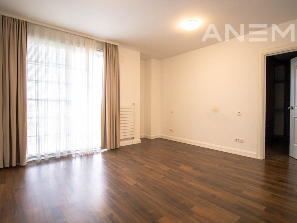 Shtëpi në shitje 263m² në Fshatin Ndërkombëtar
