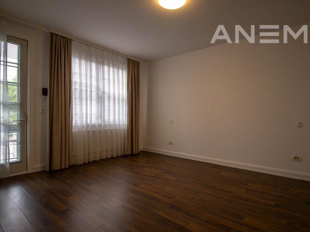 Shtëpi në shitje 263m² në Fshatin Ndërkombëtar
