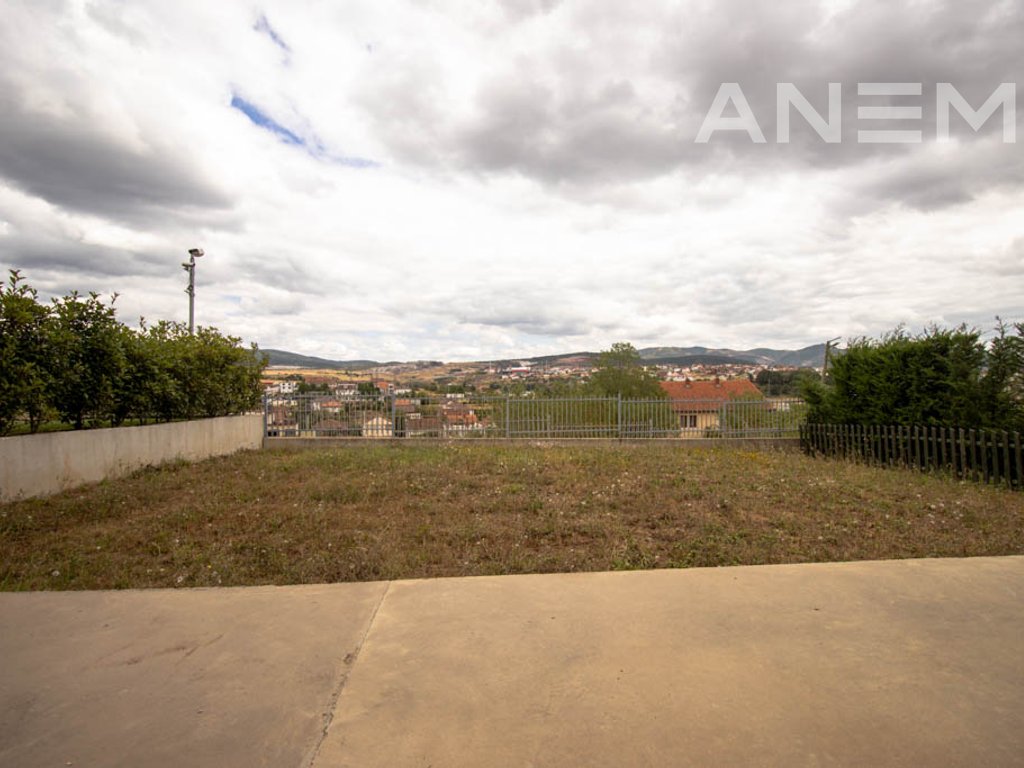 Shtëpi në shitje 263m² në Fshatin Ndërkombëtar