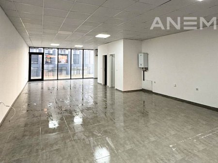 Lokal me qira 100m² te Pallati i Drejtësisë