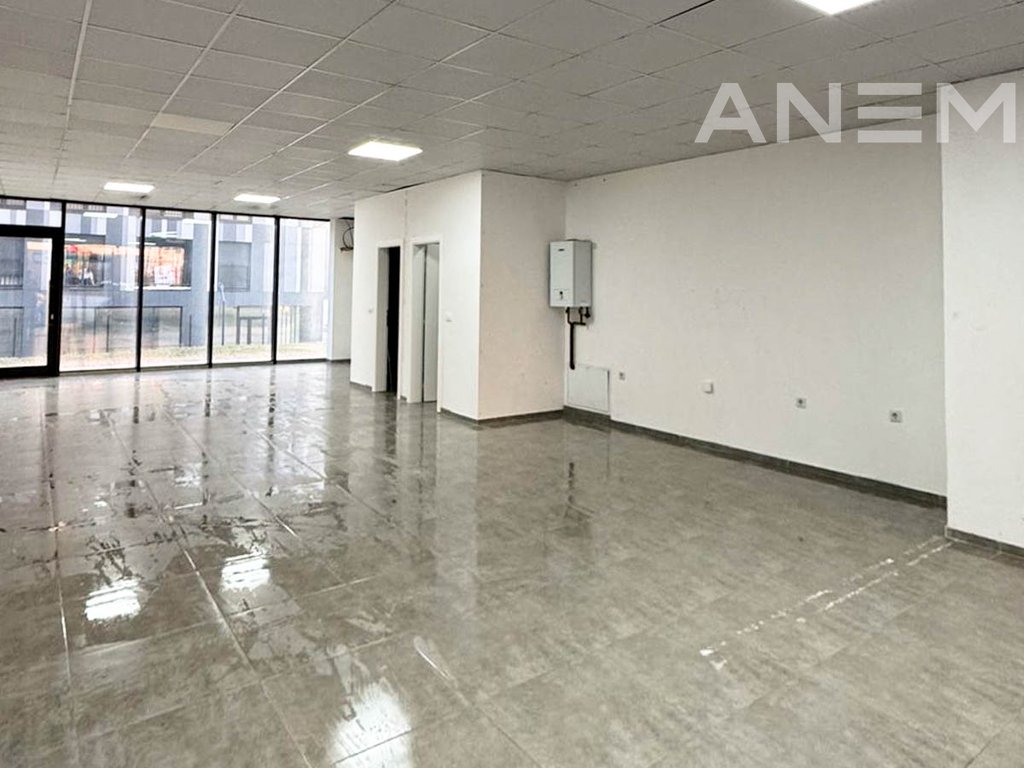 Premises for rent 100m2 in front of the Palace of Justice