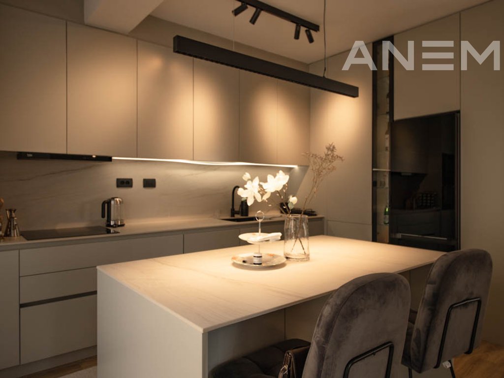 Penthouse me qira me 3 dhoma gjumi në Rrugën B
