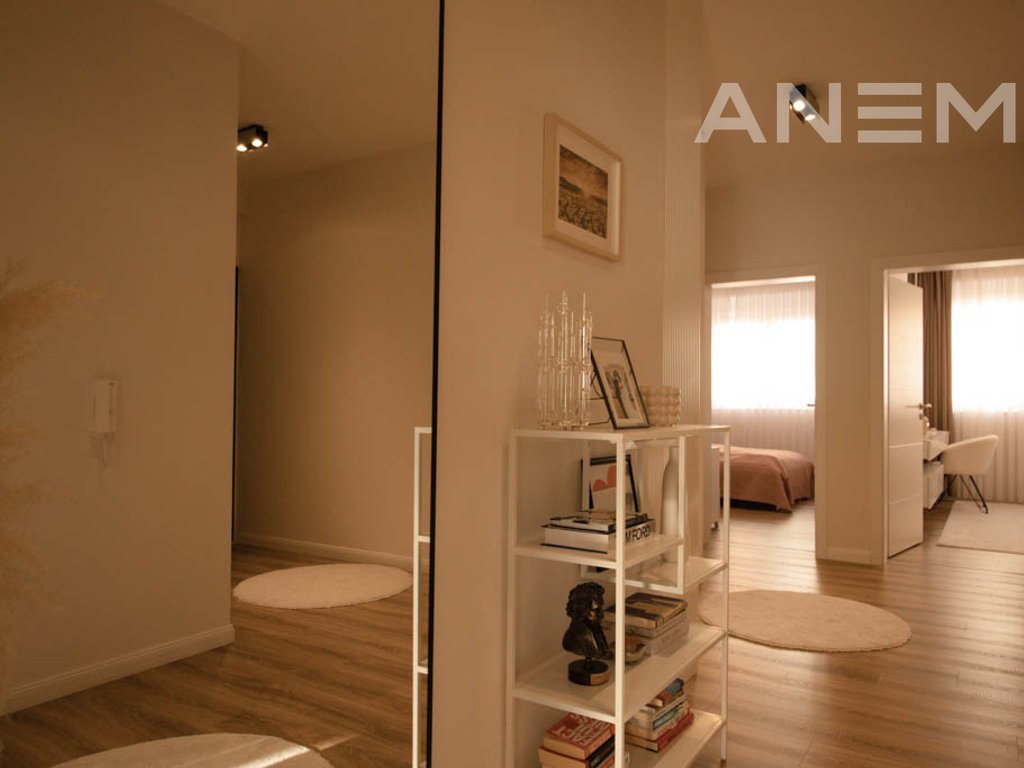 Penthouse me qira me 3 dhoma gjumi në Rrugën B