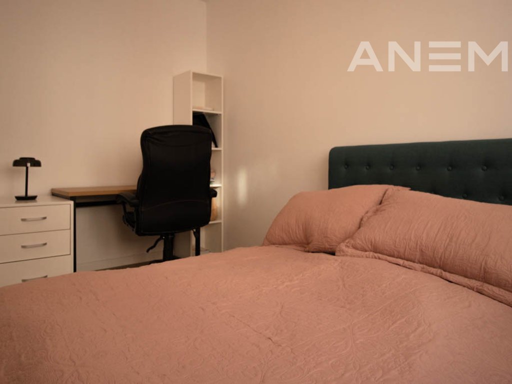 Penthouse me qira me 3 dhoma gjumi në Rrugën B
