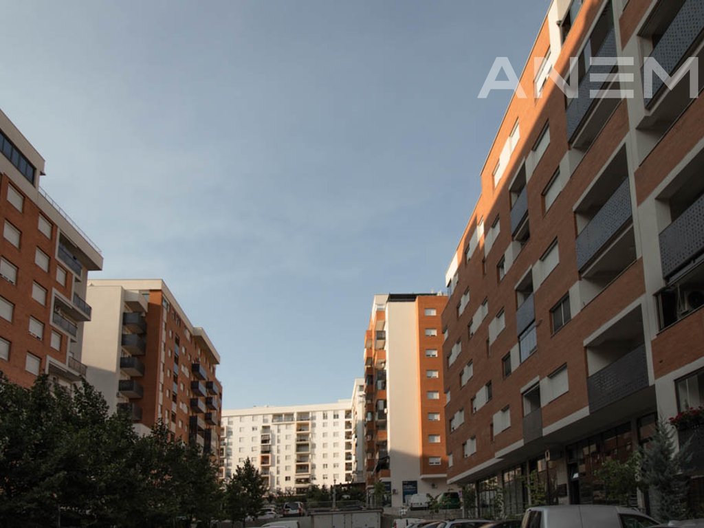 Penthouse me qira me 3 dhoma gjumi në Rrugën B