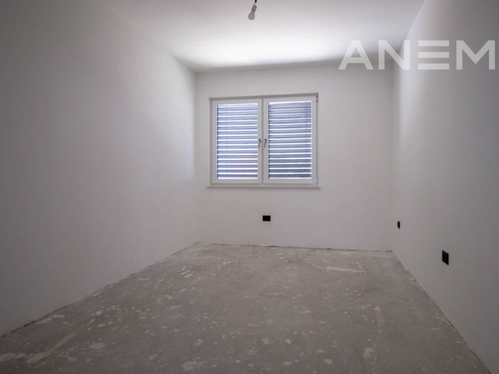 Shtëpi në shitje 550m² në Veternik