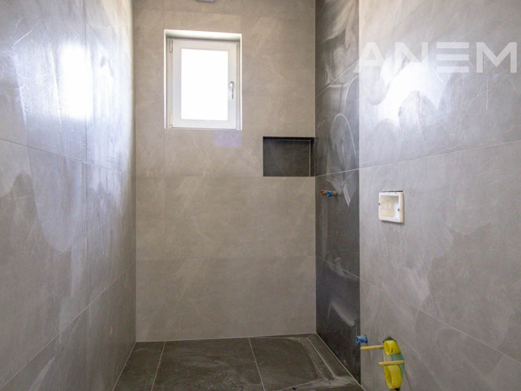Shtëpi në shitje 550m² në Veternik