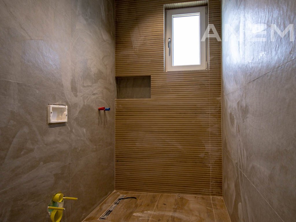 Shtëpi në shitje 550m² në Veternik