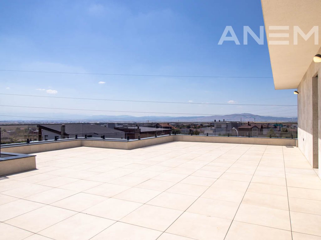 Shtëpi në shitje 550m² në Veternik