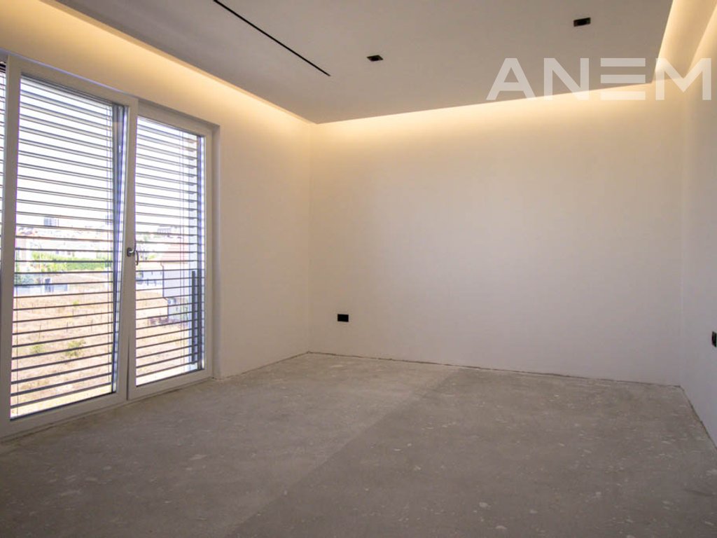 Shtëpi në shitje 550m² në Veternik