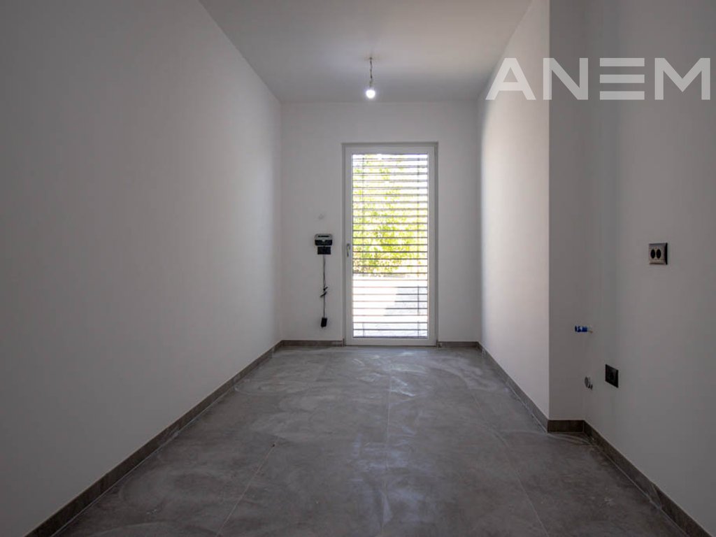 Shtëpi në shitje 550m² në Veternik