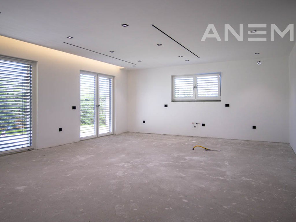 Shtëpi në shitje 550m² në Veternik