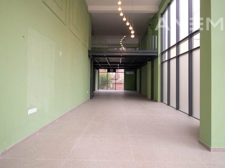 Lokal me qira 165m² në Mahallën e Muhaxherëve