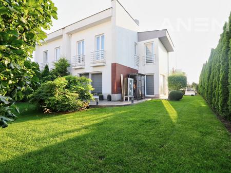 House for sale 174m² in the Marigona Residence neighborhood