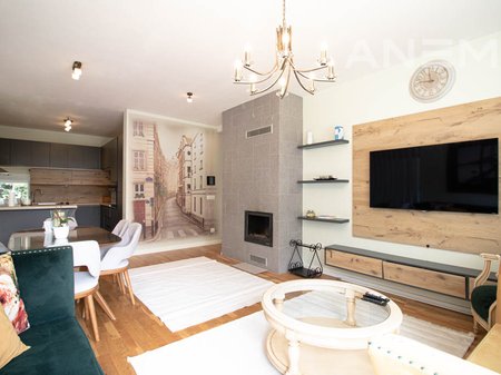 Shtëpi me qira 202m² në lagjen Qershia