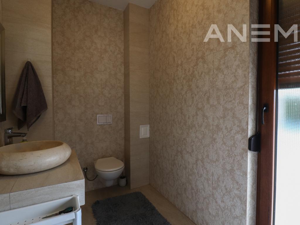 300m² house for rent in Marigona Residence