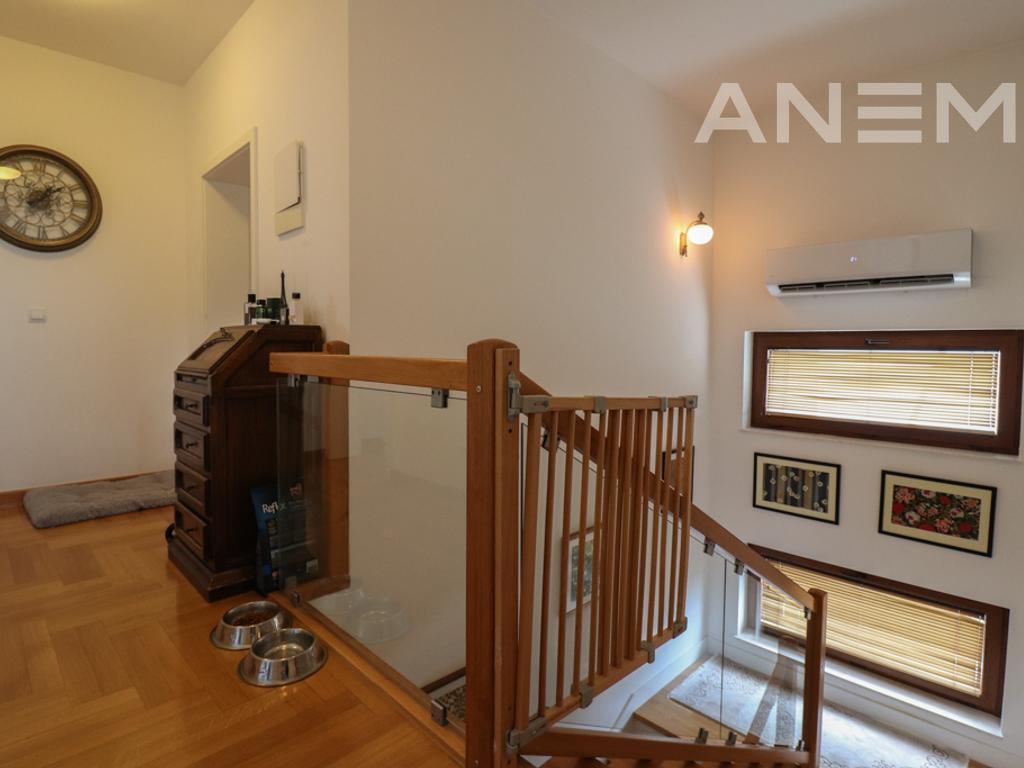 300m² house for rent in Marigona Residence