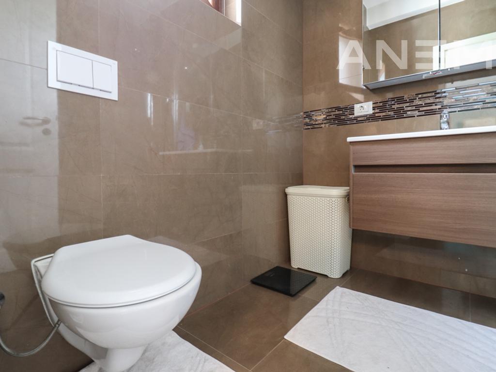 300m² house for rent in Marigona Residence