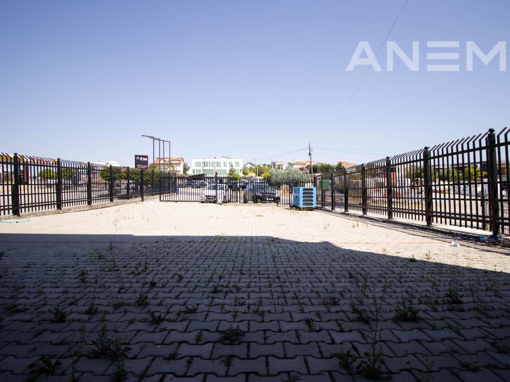 Objekt me qira 835m² në magjistralen Prishinë-Gjilan