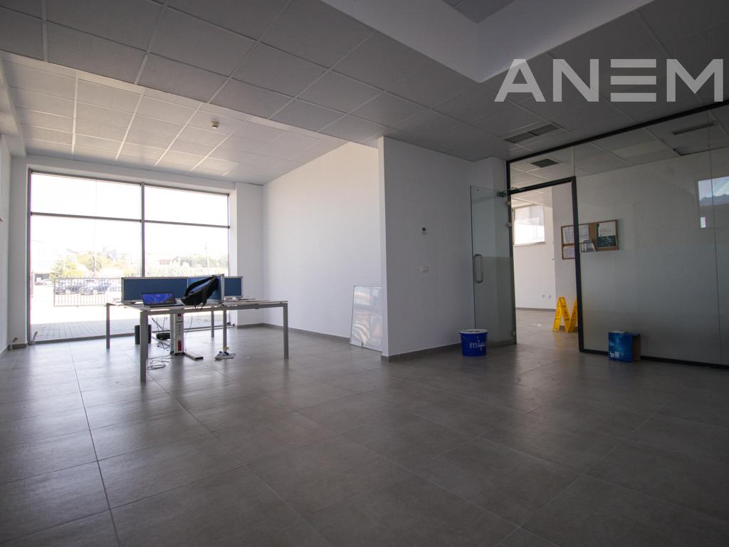 Objekt me qira 835m² në magjistralen Prishinë-Gjilan