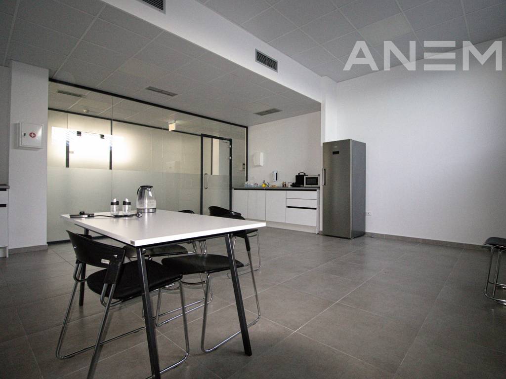 Objekt me qira 835m² në magjistralen Prishinë-Gjilan