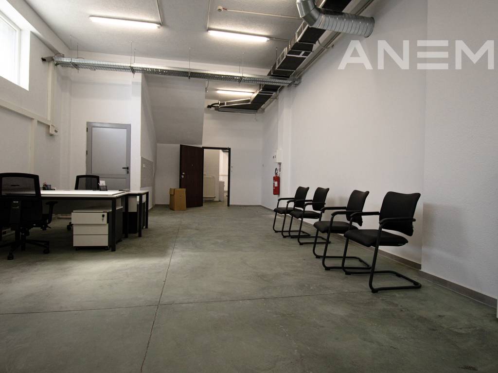 Objekt me qira 835m² në magjistralen Prishinë-Gjilan
