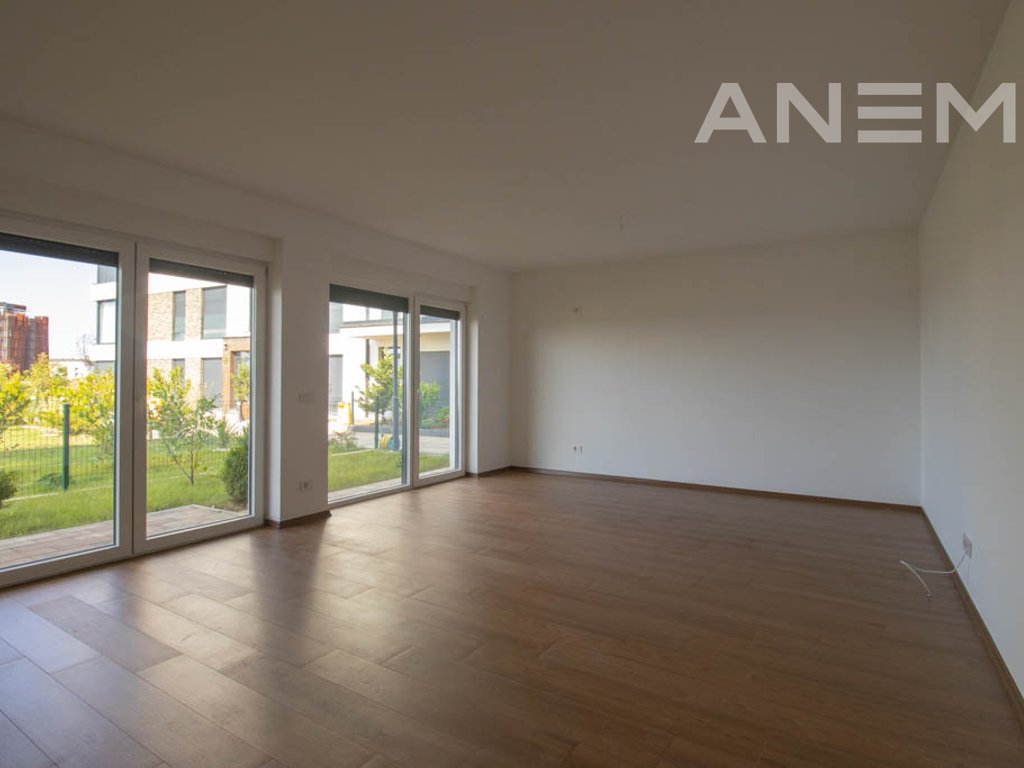 Zyre me qira me 3 hapësira pune në Veternik