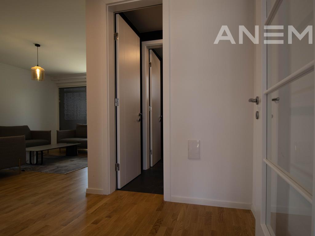 Shtëpi në shitje 190m² në Veternik